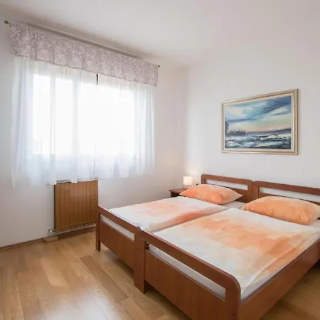 Neue In Mit Terrasse By Interhome Apartman *