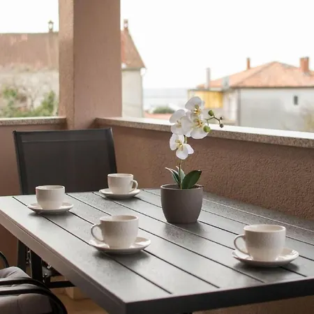 Neue In Mit Terrasse By Interhome