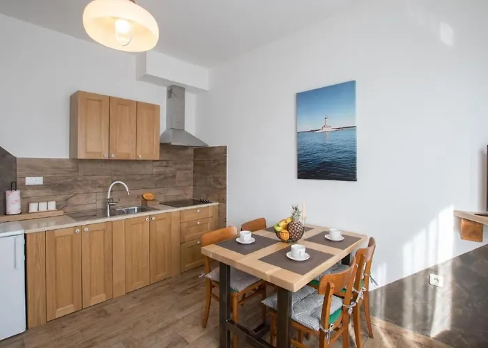 Neue In Mit Terrasse By Interhome Apartman